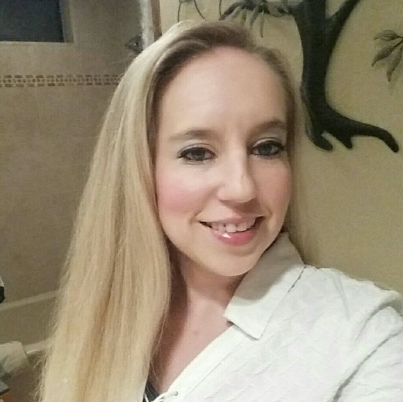 Meet your Posher, Paige - Picture 2 of 2